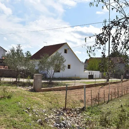 Vakantiehuis In Dalmatia Near Krka Np *